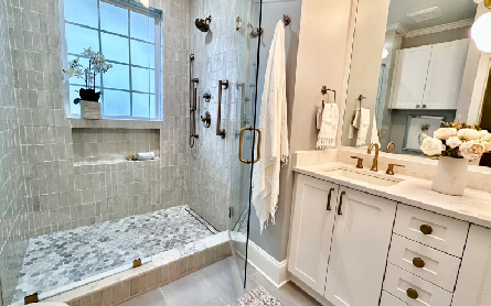 Vinings Alcove Tub Bath